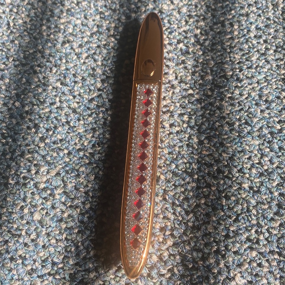 these are eyeliner pens so if you’re feeling lazy about putting your lashes on